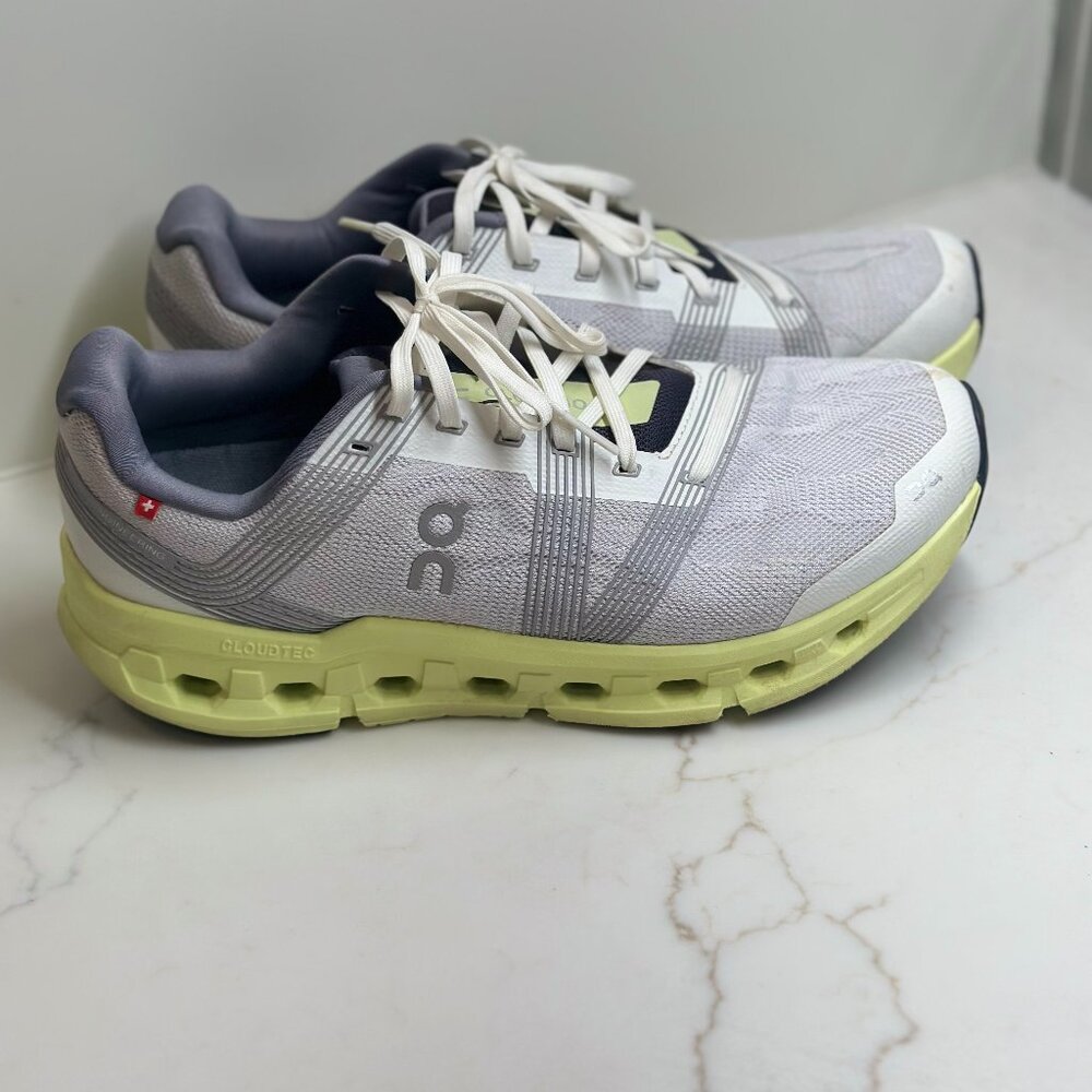 ON Cloud - Cloudgo running shoes - Size 10